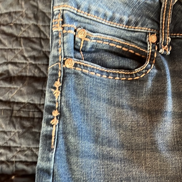 Wrangler boot cut 32” inseam - Picture 3 of 9